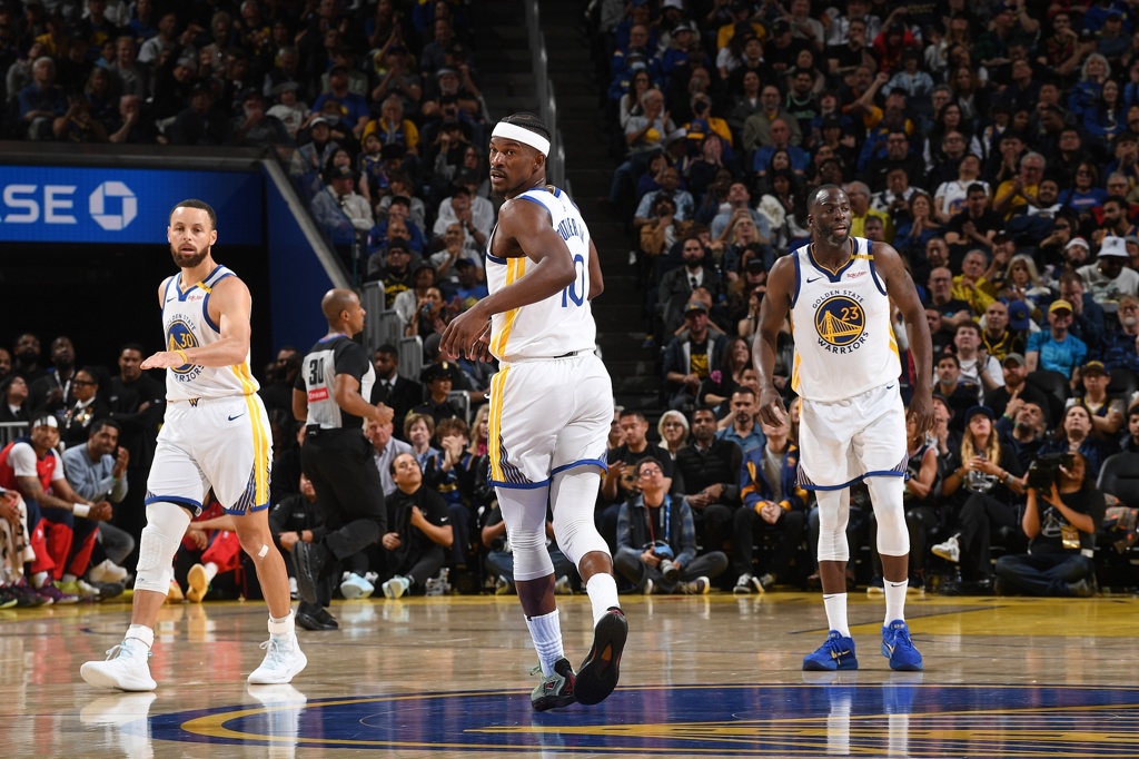 巴特勒谈队内氛围：全队面带笑容互开玩笑 这才是篮球该有的样子